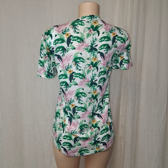 LOFT New Women Blouse Size M Floral Print Tee with Green and Pink Accents - Picture 11 of 15